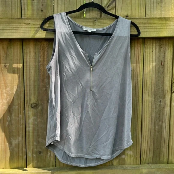 Green Envelope Zippered Tank Top size Medium - Picture 1 of 7